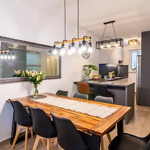 The One Apartment